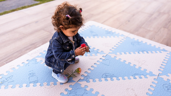 Alfombra Puzzle Bebé Celeste beige Lübabymats