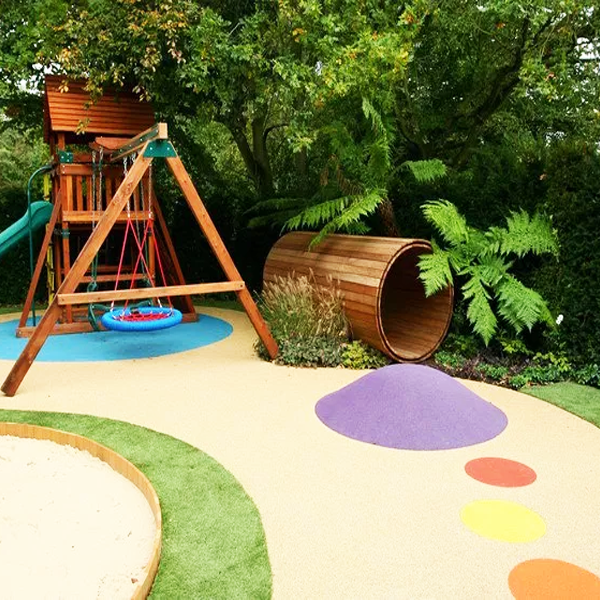 Por qué instalar suelos de caucho en parques infantiles?