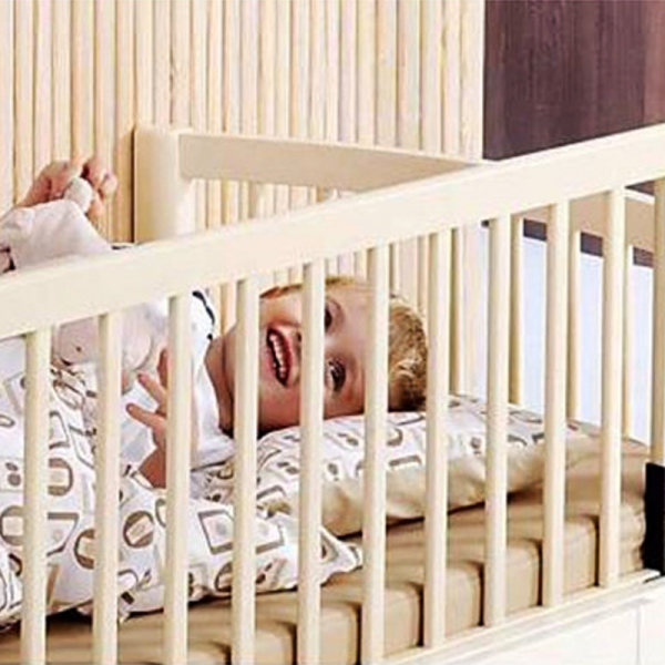 Barrera de Seguridad Baby Dan para Cama de Madera Plegable – 45x90cm –  Blanco – Shopavia